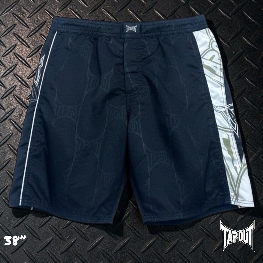 Vintage Tapout MMA Fighter Shorts Black and White Tapout Logo Mens Size 38 Y2K